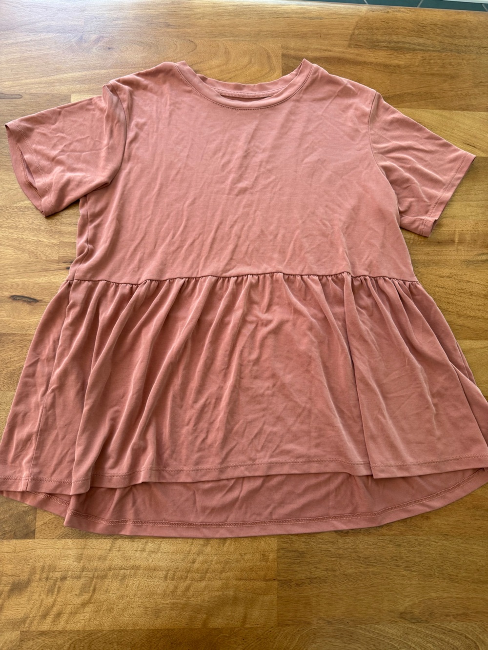 American Eagle Outfitters Dusty Rose Ruffle Hem Tee Size Medium